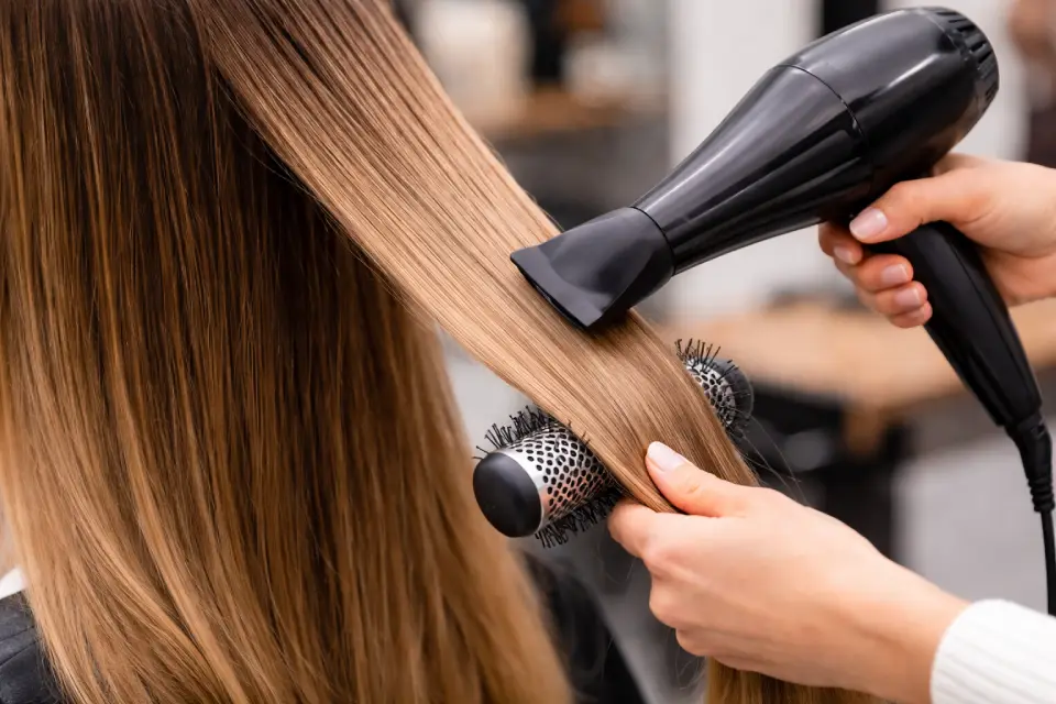 Frisottis et électricité statique en hiver : comment les éviter ?