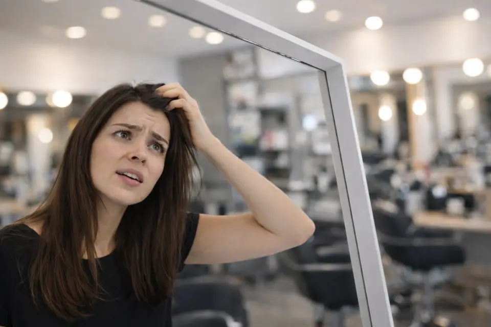 Cheveux qui ne poussent plus : causes et solutions